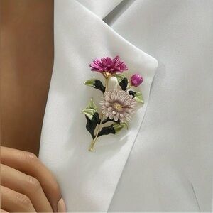 Floral Fashion Brooch Pin Modern New NWT